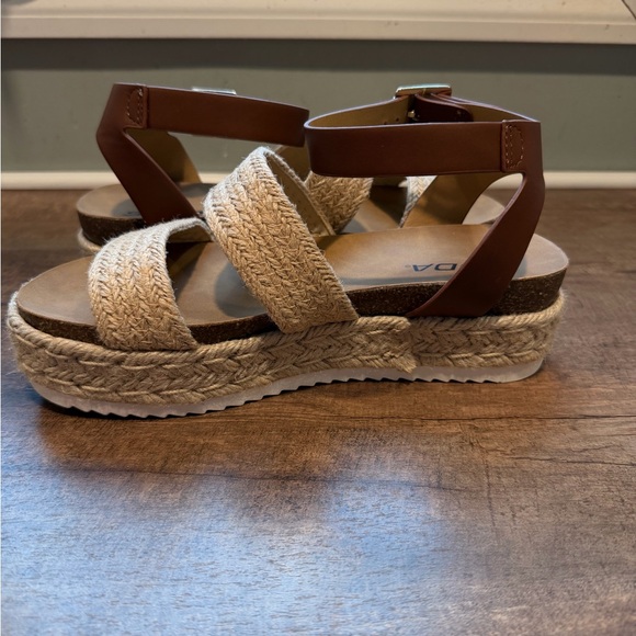 NOT FOR SALE - Picture 7 of 11